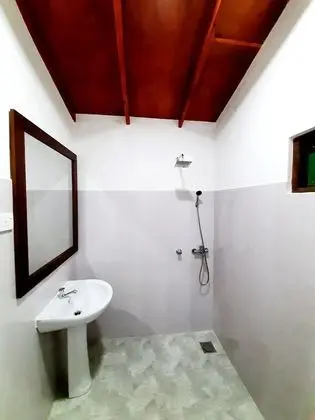 Basic Tek Büyük Yataklı Oda