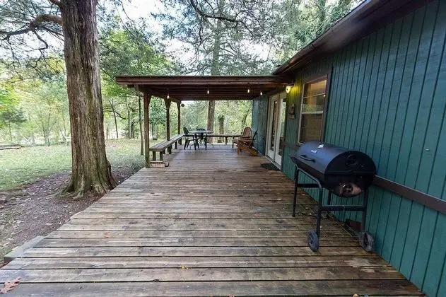 Magnolia Cabin