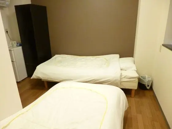 İki Ayrı Yataklı Oda, Sigara İçilmez