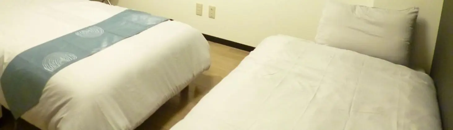 İki Ayrı Yataklı Oda, Sigara İçilmez