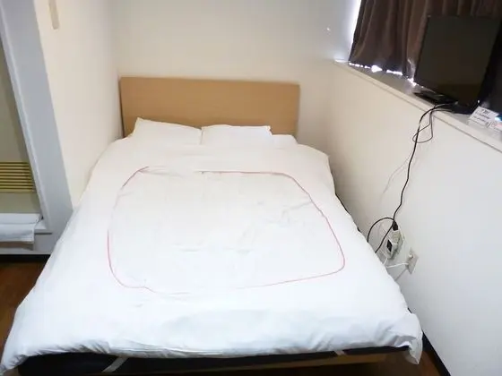 Tek Kişilik Oda, Sigara İçilmez