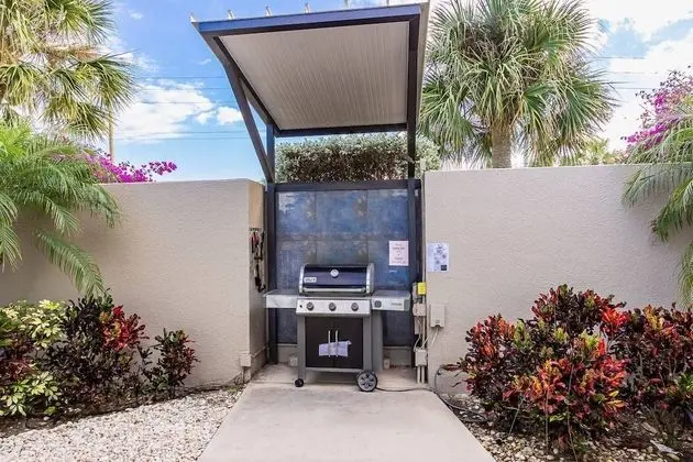 Daire (Our House at the Beach - 5th FL)