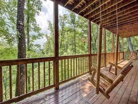 Kulübe (Our Mountain Getaway)