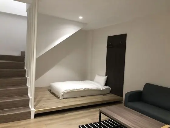 Üç Kişilik Oda (Run of House)