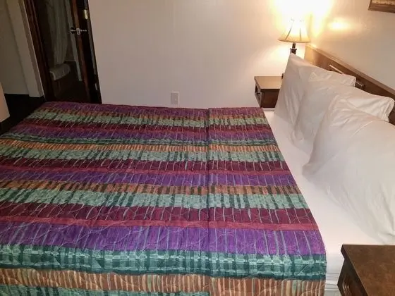 Standard Oda, 1 Büyük (Queen) Boy Yatak, Buzdolabı ve Mikrodalga, Dağ Manzaralı