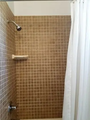 Standard Oda, 1 Büyük (Queen) Boy Yatak, Buzdolabı ve Mikrodalga, Dağ Manzaralı