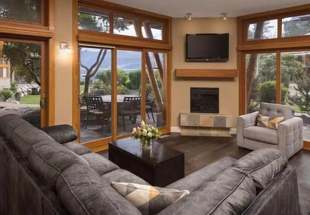 Three Bedroom Villa Lakeview