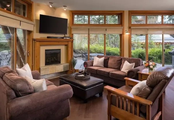 Three Bedroom Villa Lakeview