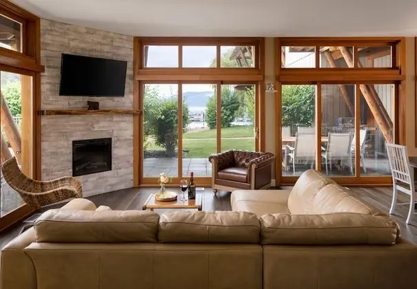 Three Bedroom Villa Lakeview