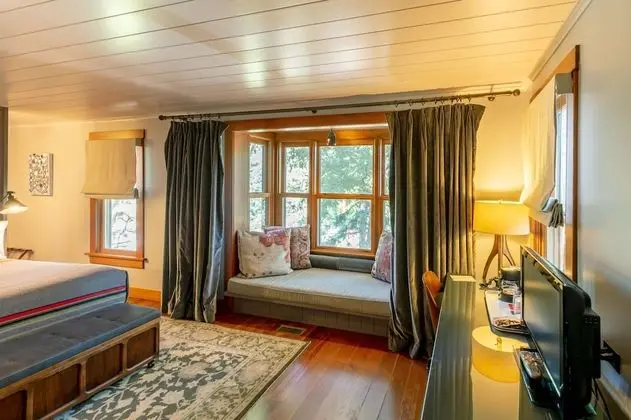 Deluxe Oda (Downstairs Carriage House)