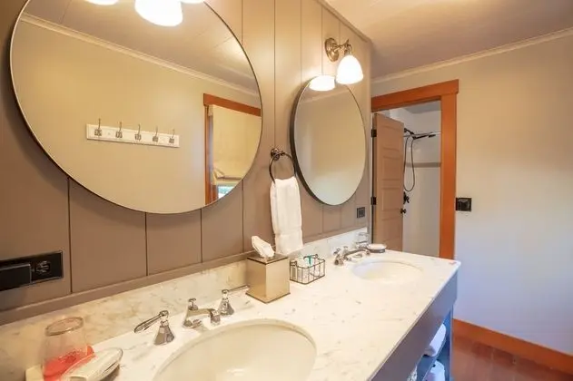 Deluxe Oda (Downstairs Carriage House)