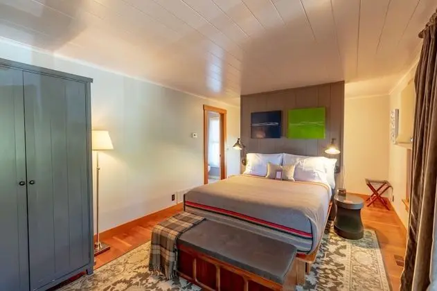 Deluxe Oda (Upstairs Carriage House)