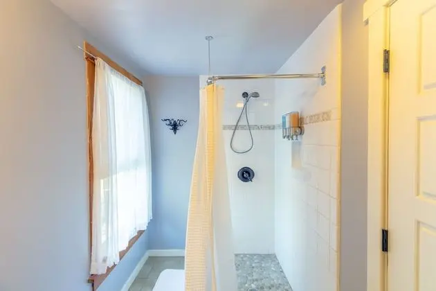 Standard Oda (Upstairs Carriage House)