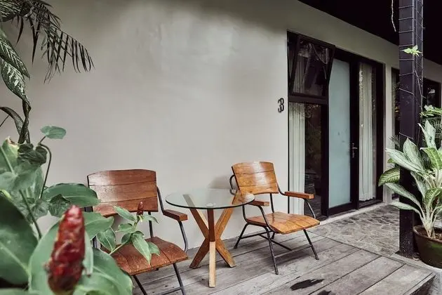 Poolside Suite