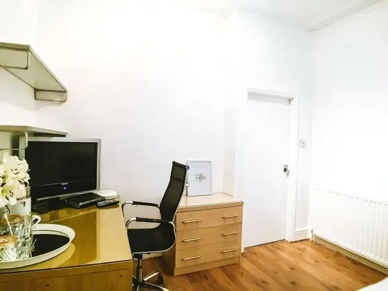 Tek Büyük Yataklı Oda, Ortak Banyo (L Room)