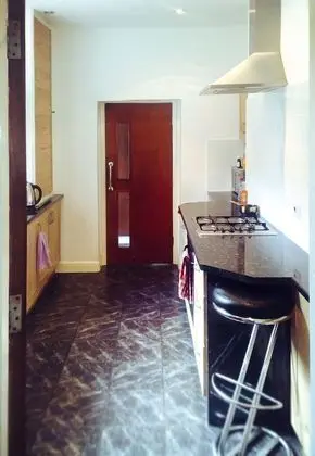 Tek Büyük Yataklı Oda, Ortak Banyo (XLRoom)