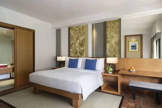 Beach Access 1 King Bed