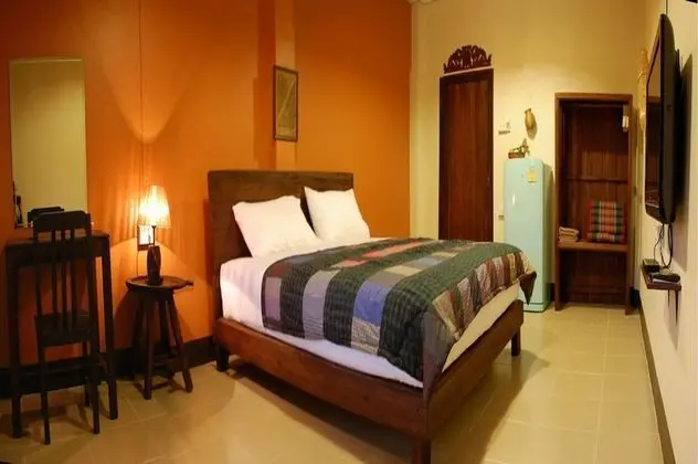 Jasmine Deluxe Double Bed
