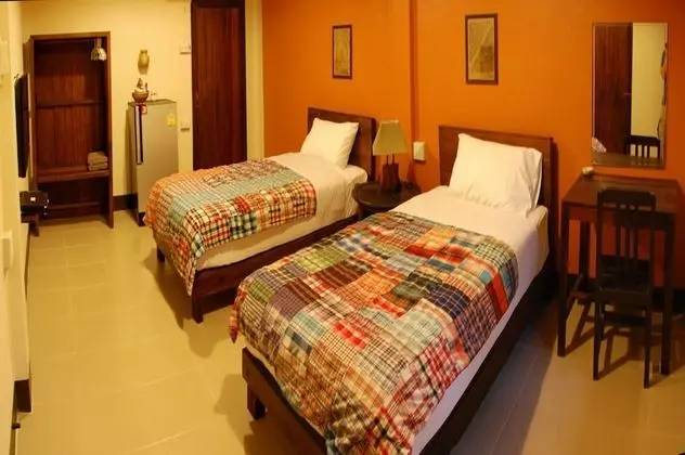 Jasmine Deluxe Twin Bed