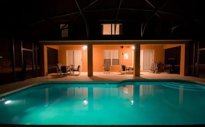 Family Villa, Sıcak Su Havuzu, Bahçeli