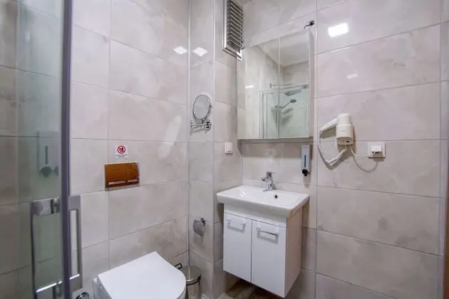 Standard Tek Büyük Yataklı Oda