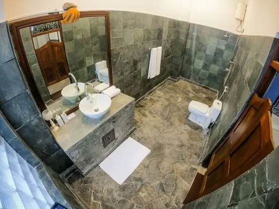 Deluxe Tek Büyük Yataklı Oda, 1 Büyük (Queen) Boy Yatak, Plaj Manzaralı, Denize Sıfır