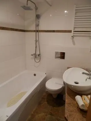Basic Tek Büyük veya İki Ayrı Yataklı Oda, Sigara İçilmez
