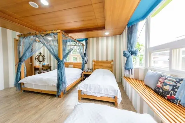 Deluxe Dört Kişilik Oda