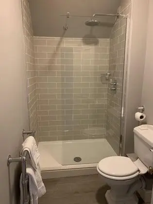 Deluxe Tek Büyük Yataklı Oda, Banyolu/Duşlu