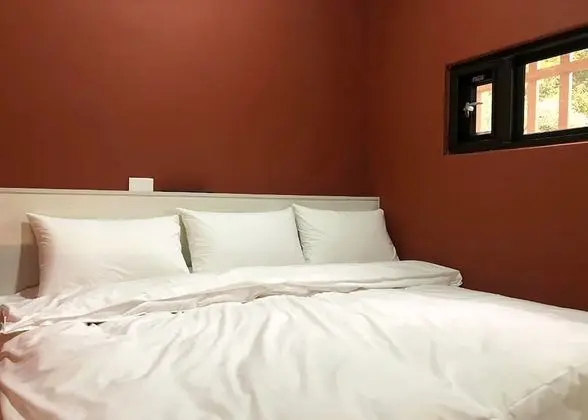 Ortak Ranzalı Oda, Karma Ranzalı Oda (1 King Bed)