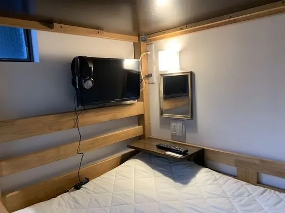 Oda, Sadece kadınlar için (Capsule, Bottom Bunk)