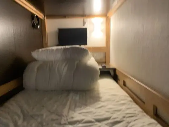 Oda, Sadece kadınlar için (Capsule, Top Bunk)