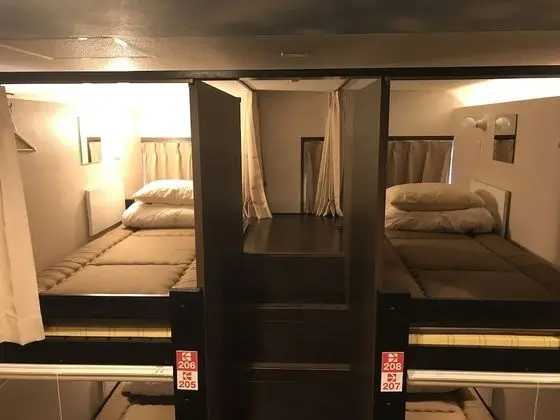 Ortak Ranzalı Oda, Sadece kadınlar için (One Bunk Upper Bed)