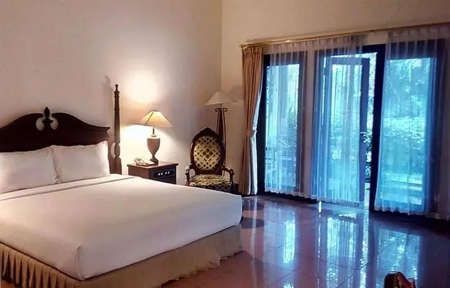 Royal Tek Büyük Yataklı Oda