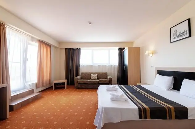 Executive Oda, Teras