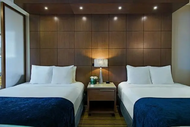 2 Queen Suite