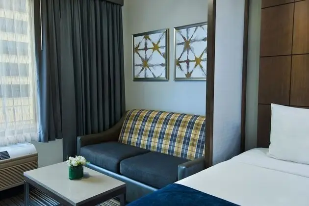 2 Queen Suite