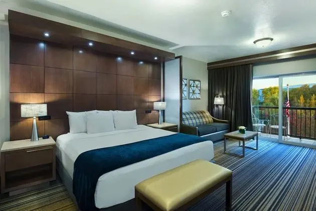 River View King Suite