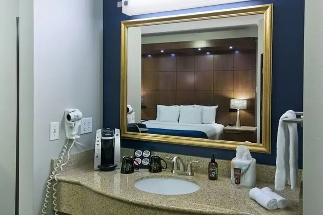 River View King Suite