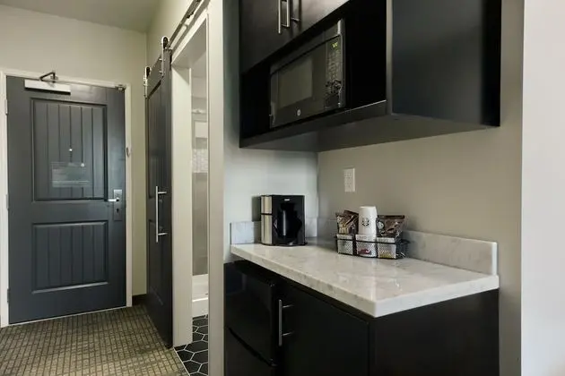 Corner King Suite