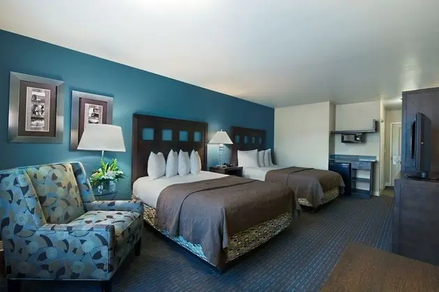2 Queen Suite
