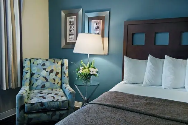 2 Queen Suite