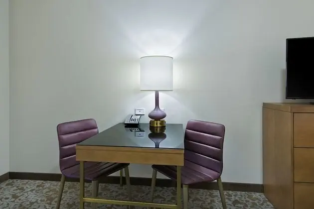 2 Queen Suite