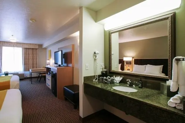 River View 2 Queen Suite