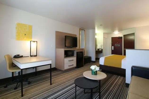 River View King Suite