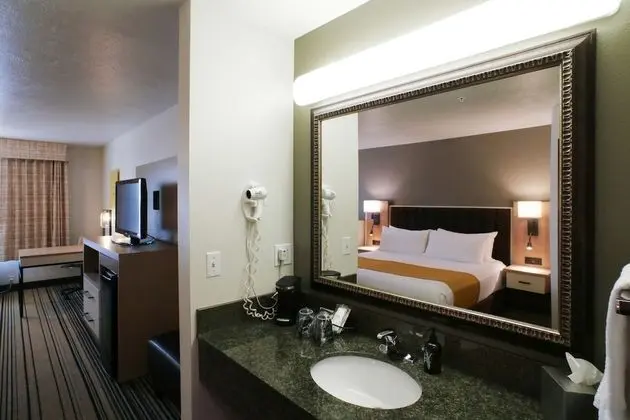 River View King Suite