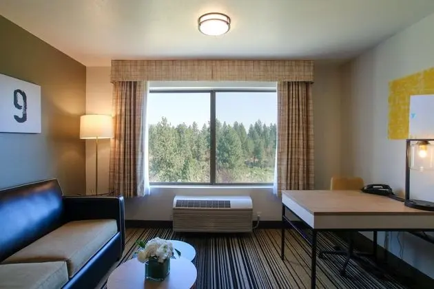 River View King Suite