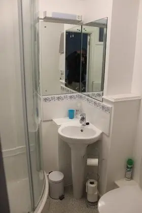 Tek Kişilik Oda, Banyolu/Duşlu