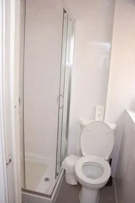 Basic Tek Büyük Yataklı Oda