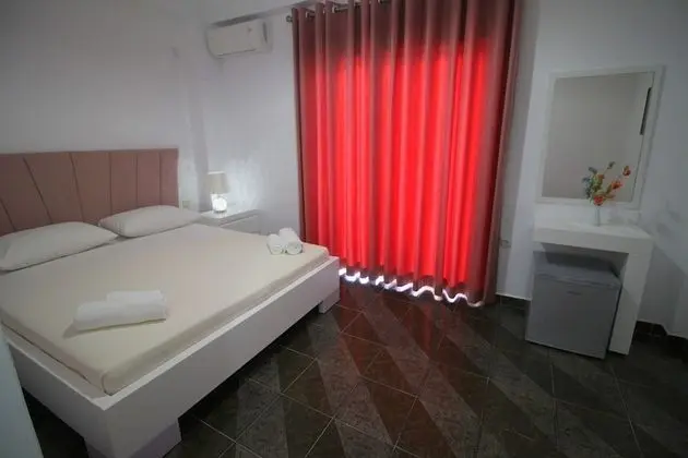 Tek Büyük veya İki Ayrı Yataklı Oda, Deniz Manzaralı